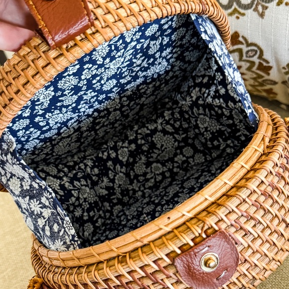 Handwoven Round Rattan Bag - Picture 9 of 10
